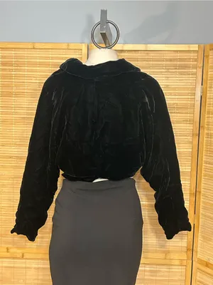 Vintage Black velvet cropped bolero jacket with button closure woman’s small med thumbnail 5