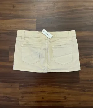 Brandy Melville Mini Skirt thumbnail 4