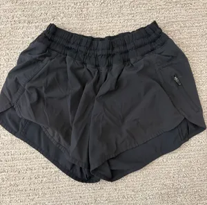 Lululemon Shorts thumbnail 1