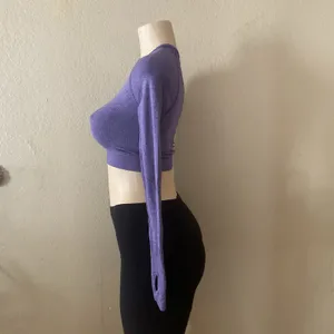 Gymshark Women’s Seamless Long Sleeve Crop Top Purple Size S Thumbholes Workout thumbnail 3