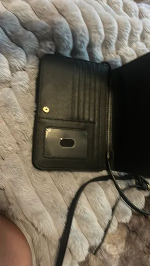 Black purse thumbnail 2