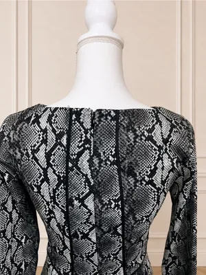 NWOT Michael Kors Snake Print Fit & Flare Dress Size 2 Black Gray Long Sleeve thumbnail 6