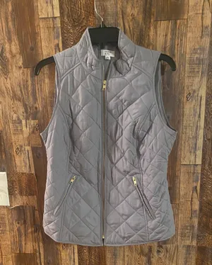 Crown & Ivy Quilted Puffer Vest Gray Small 25 length x 17 w thumbnail 1