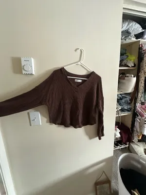 Hollister Sweater Cropped thumbnail 2