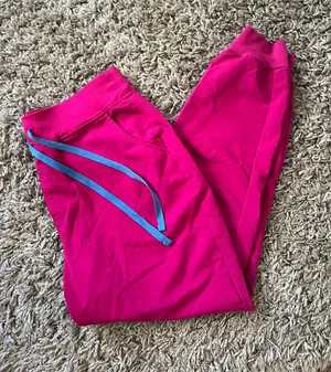 FIGS Jogger Scrub Pants Women’s Large Zamora Raspberry Sorbet W22SW2012 Po2524 thumbnail 1