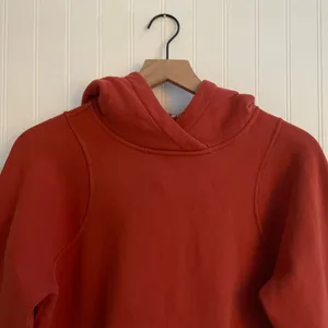 LULULEMON Loungeful Hoodie Sweatshirt Pullover Fleece in Red Rock Size 6 thumbnail 9