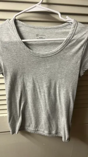 Grey T-shirt thumbnail 1