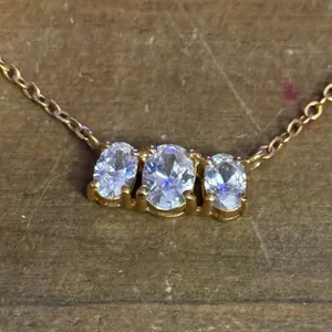 Vintage gold tone three stone necklace thumbnail 3