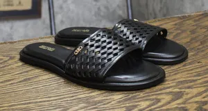 Michael Michael Kors Womens Saylor Perforated Slide Sandals Black 6.5M thumbnail 1