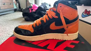 Air Jordan 1 thumbnail 4