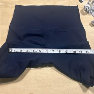 Lululemon Wunder Train High-Rise Short Sz 4 thumbnail 10