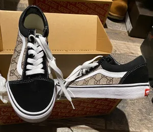 Black Size 7.5 | Curtsy thumbnail 2