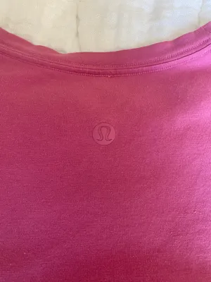 Lululemon T-Shirt thumbnail 3