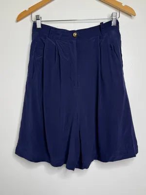 August Silk Vintage 100% Silk High Waisted Navy Dress Shorts Culottes Pleats 7” Inseam Sz 10 thumbnail 1