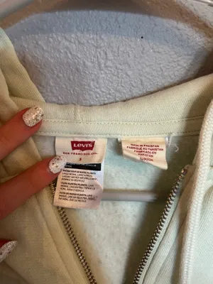 Levi’s Cropped Hoodie Sweatshirt thumbnail 2