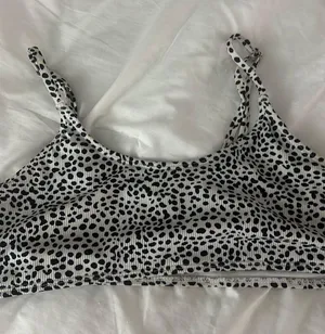 Swim Top Size M thumbnail 1