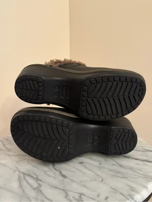 Crocs Cobbler EVA Lined Clogs Women’s Size 6 Black Faux Fur Comfort Shoes thumbnail 7