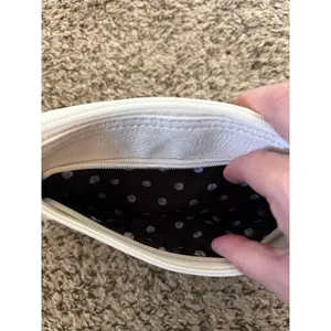Elle Women's‎ White Clutch with Wristlet strap 10"x 6" thumbnail 9