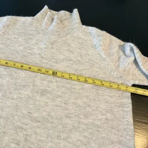 Elegant Light Gray Turtleneck Sweater‎ Size M thumbnail 4