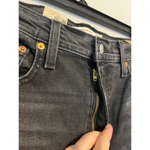 Levi’s Ribcage Bell Flare Leg Jeans in Black Size 39x32 NWT! thumbnail 6