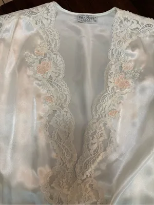 Vintage ValMode Women's Cream Lace-Trim Satin Robe - Elegant Long Sleepwear M thumbnail 5