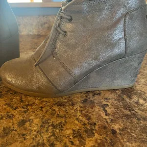 TOMS booties‎ thumbnail 2
