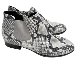 Munro Boots Cate Chelsea Women’s Size‎ 8.5 Snake Print Side Zip Water Resistant thumbnail 1