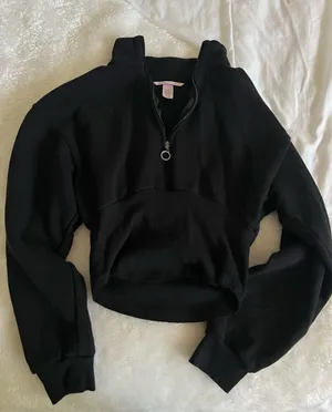 Victoria's Secret Top thumbnail 1