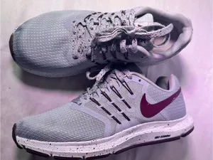 Nike Women’s Athletic Shoes - Light Gray with Burgundy Swoosh thumbnail 5
