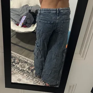 Art Class Dark Washed Blue Wide-Leg Cargo Jeans thumbnail 2