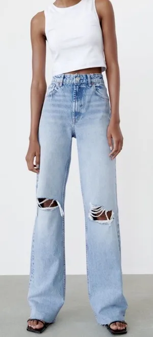 Zara High-Rise Wide-Leg Ripped Jeans in Light Wash - Size US 2 / EU 34 thumbnail 1
