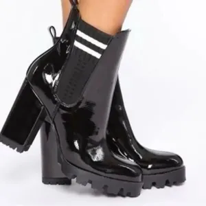 NWOT Forever 21 patent leather vinyl heeled boots booties size 7 thumbnail 1