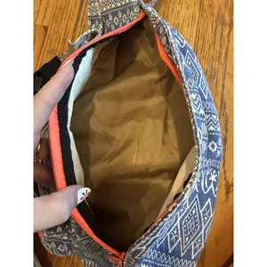 KAVU Rope Sling Bag Womens Blue White Aztec Pattern Canvas Crossbody Backpack thumbnail 12