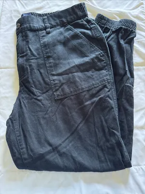 Gap Women’s Elastic Waist Black Cargo Jogger Pants thumbnail 2