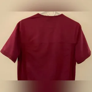 Dickies Nurse Scrub Burgundy Short Sleeve Vneck Shirt Women’s Sz Small thumbnail 7