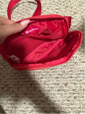Lululemon Everywhere Belt Bag *1L Fuchsia Pink Red Crossbody Adjustable thumbnail 7