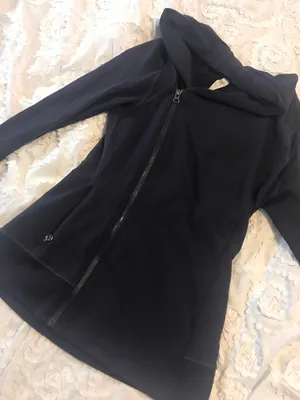 Lululemon jacket thumbnail 2
