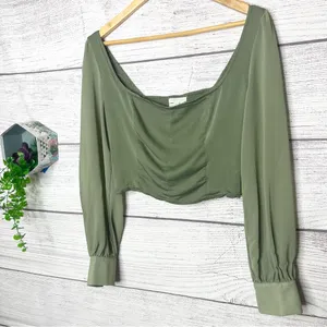 Urban Outfitters Green Sheer Long Sleeve Peasant Crop Top Size Large Bridgerton thumbnail 3