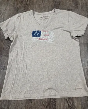 Life Is Good Crusher Tee Beige Tan USA Flag Vneck Tshirt Pullover Size L thumbnail 1