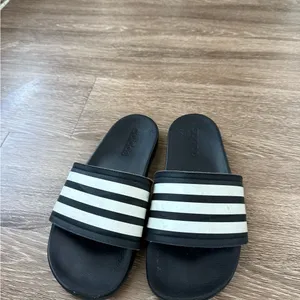 adidas Women's slides thumbnail 3