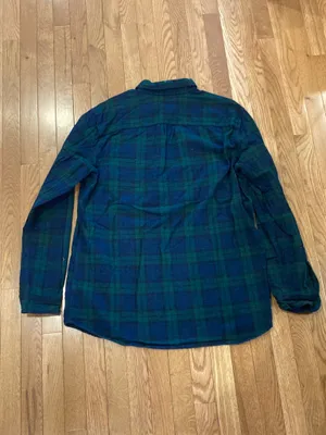 L.L. Bean Men’s Outdoor Green and Blue Plaid Flannel Casual Button Down Shirt thumbnail 2