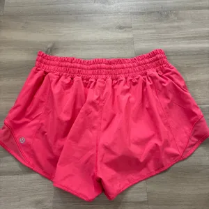 Lululemon Hotty Hot High-Rise Lined Short 2.5" Glaze Pink Women Size 8 thumbnail 3
