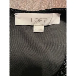 LOFT Metallic Shimmer Black Silver Puff Sleeve Shift Dress Size M Party Cocktail thumbnail 4