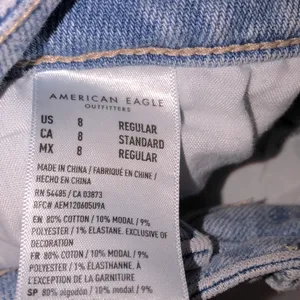American eagle MOM straight jean shorts distressed size 8 thumbnail 5