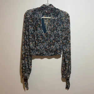 Free People All Dolled Up Mesh Long Sleeve Cropped Floral Top Blouse Green Small thumbnail 11