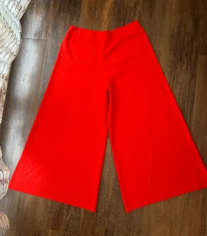 Theory high-waist wide-leg crop pants in a vibrant red thumbnail 1