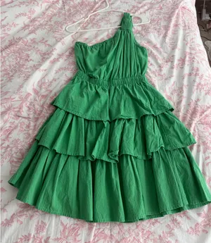 Green tiered dress thumbnail 1