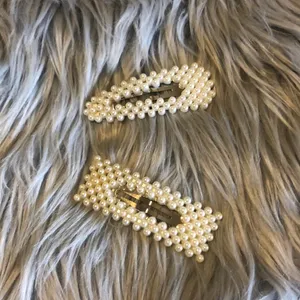 Pearl Hair Clip Set thumbnail 3