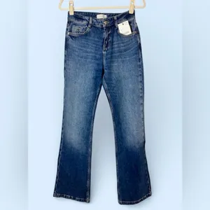 Bootcut ZARA Blue Mid Waist Flare Leg Jeans Women’s light wash Stretch NWT Sz 2 thumbnail 2