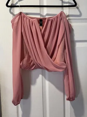 Women’s Top thumbnail 1